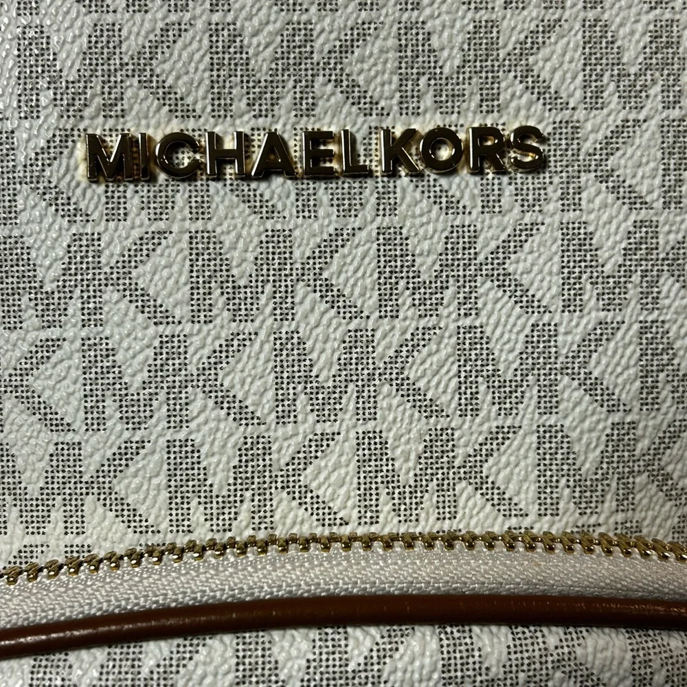 Michael Kors Abbey Fashion Backpack In Vanilla/Acorn